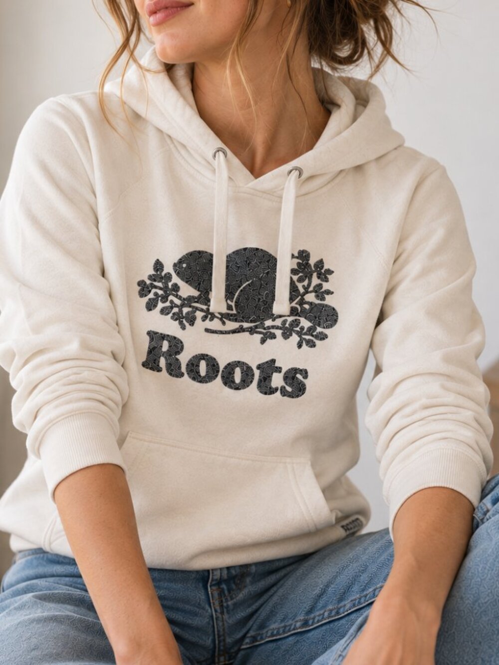 Roots Slim Fit Cream White Beaver Logo Pullover Hoodie – XS